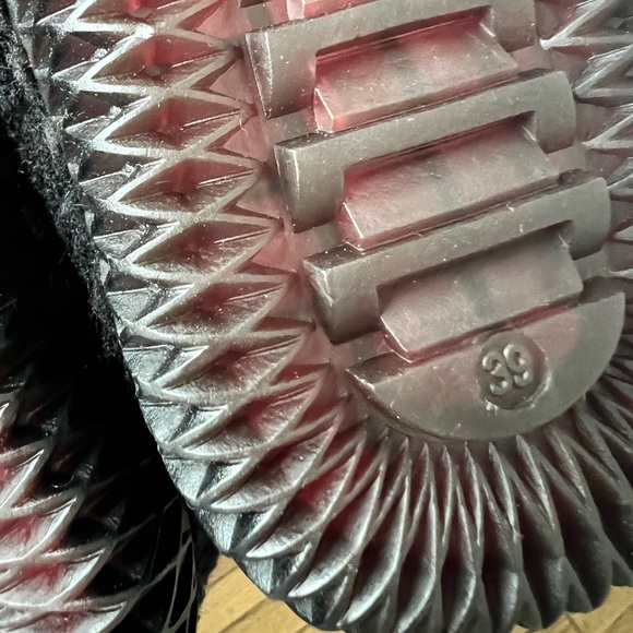 Antelope black Sherpa clog slippers - Picture 8 of 10